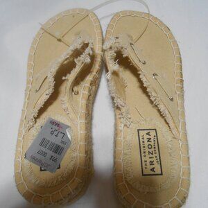 NEW Girls size 1 Original Arizona Jean Co. tan cloth Flipflops sandals Shoes 👸